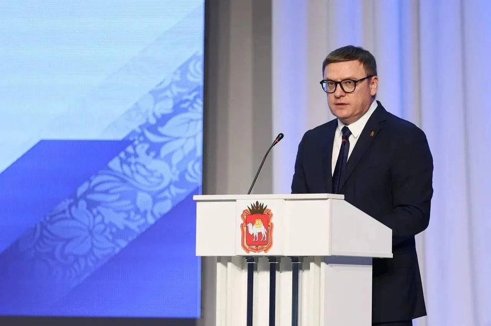Алексей Текслер назвал главные векторы работы в образовании и поблагодарил педагогов за труд. Фото: пресс-служба губернатора.