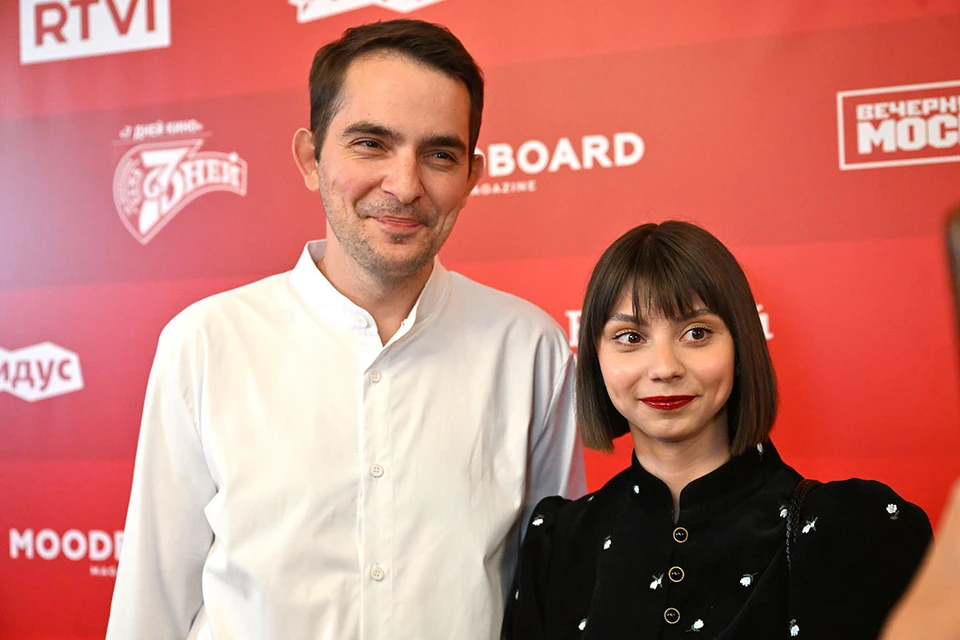 Дмитрий Беров появился на премьере фильма с возлюбленной Владиславой Самохиной