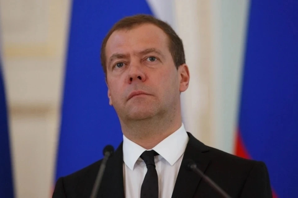 Дмитрий Медведев поздравил россиян с Днём знаний