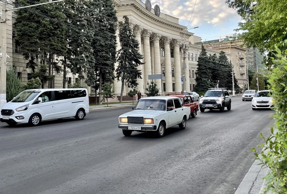 Официальные поздравления Собянину направили из администрации Волгоградской области.