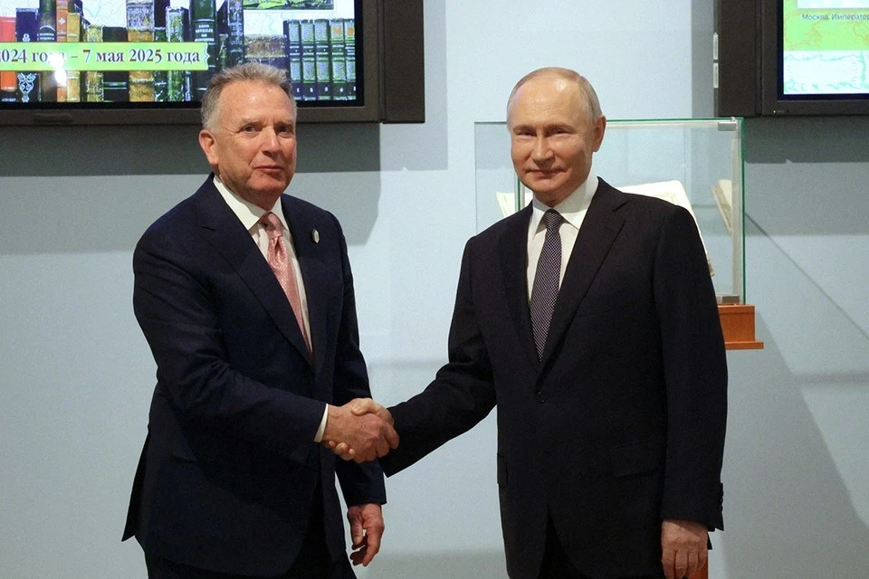 Спецпосланник президента США Стивен Уиткофф и президент России Владимир Путин