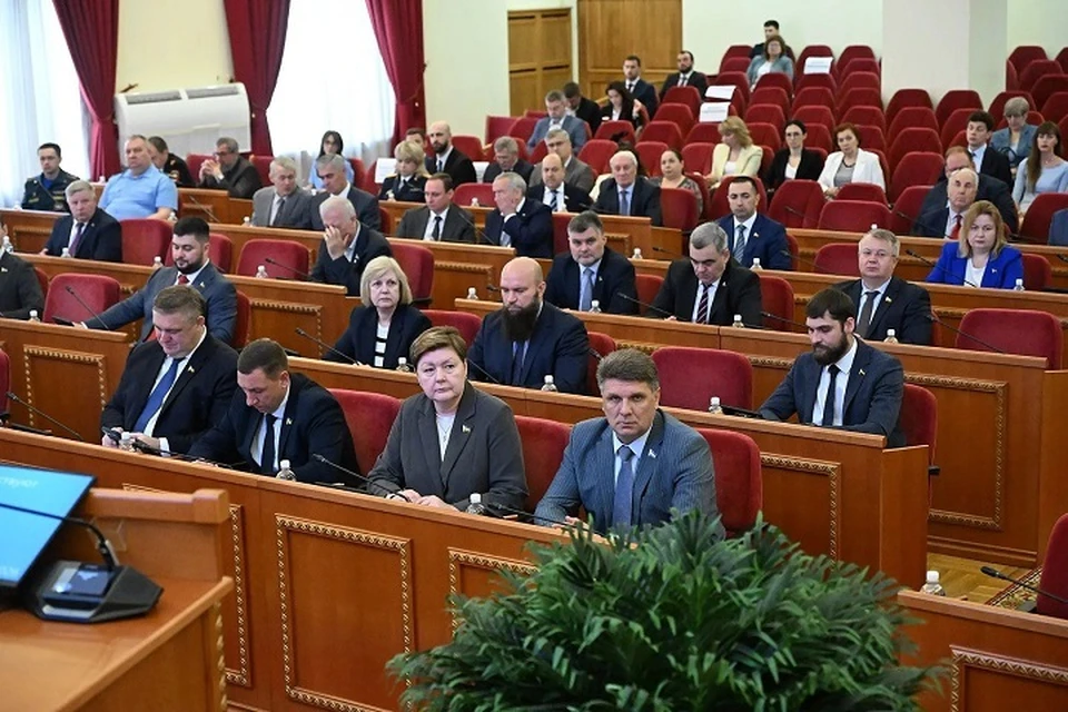 Депутаты фракции «Единая Россия» в Законодательном Собрании Ростовской области продолжают планомерную работу по выполнению наказов избирателей. Фото: пресс-служба ЗС РО.