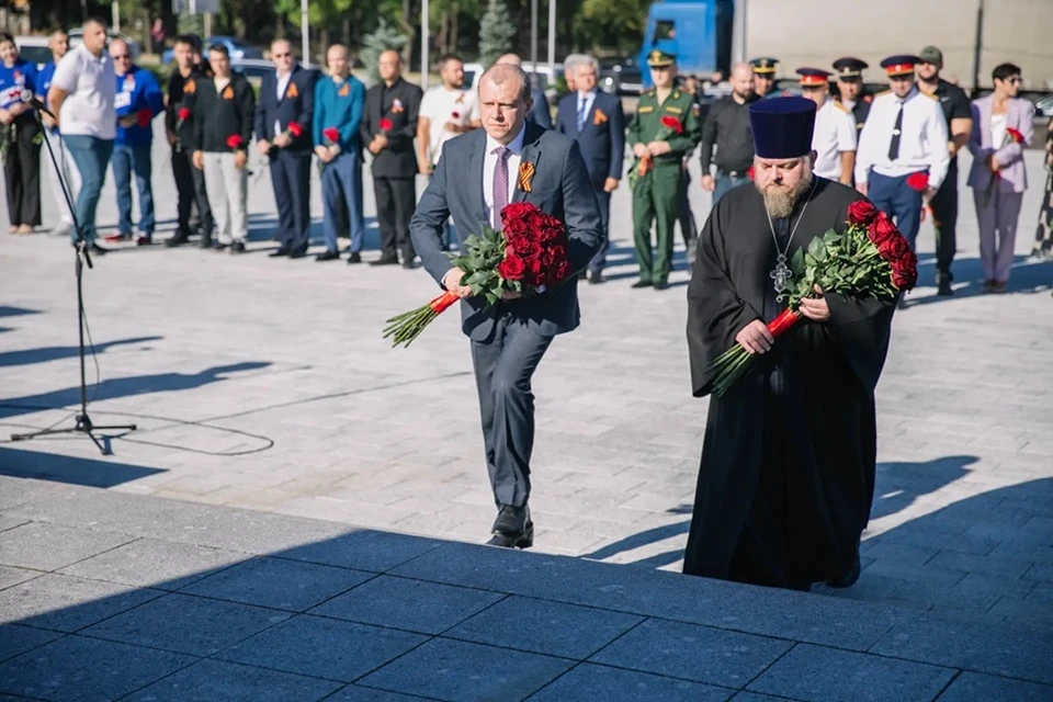 В Мариуполе отметили годовщину освобождения от немецко-фашистских захватчиков. Фото: МАКС/Кольцов