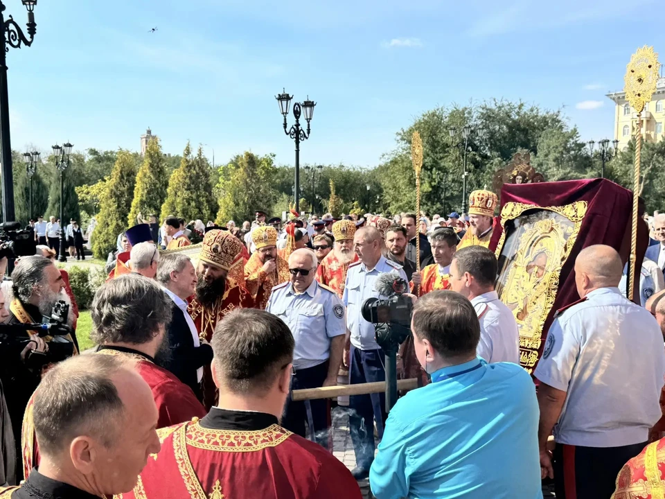 Андрей Бочаров встретил святныню.