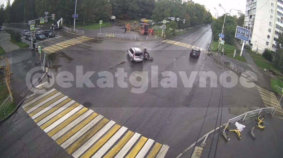 Судя по видео, мотоцикл двигался довольно быстро. Фото: скриншот видео