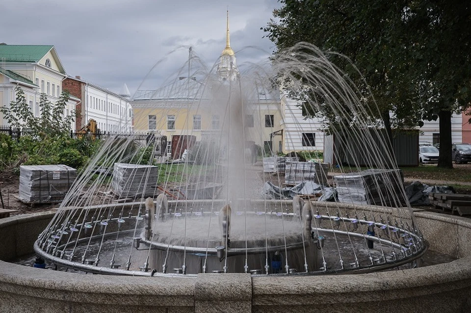 В Журавлевском саду Рыбинска в тестовом режиме запустили фонтан.