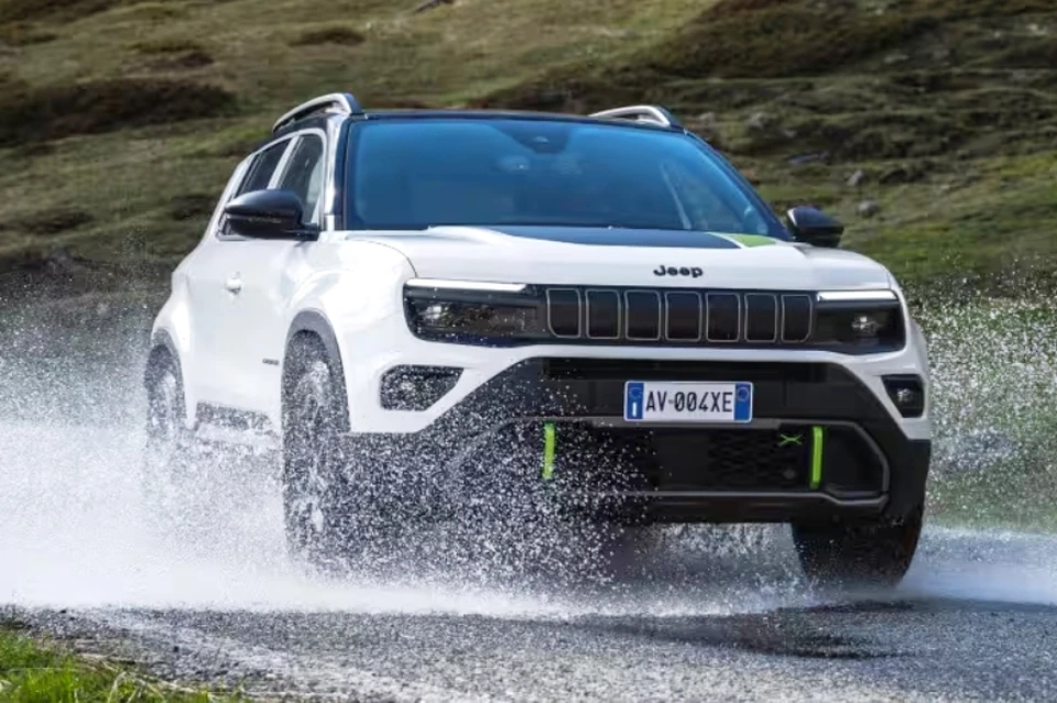 Компактный кроссовер Jeep Avenger — самая миниатюрная модель в линейке бренда. Фото: jeep.com