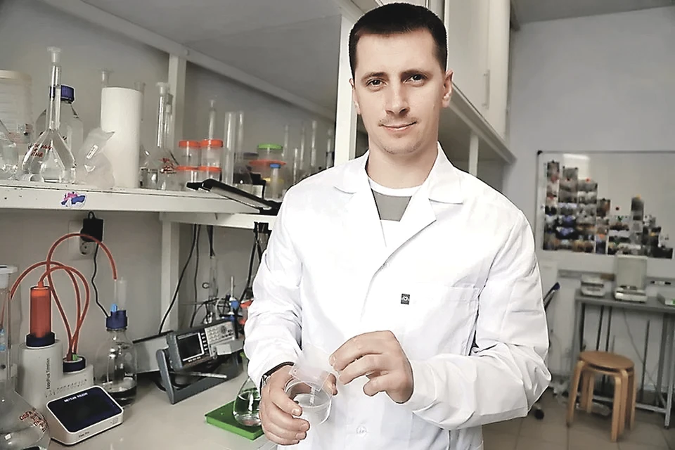 Дмитрий научился извлекать ценный металл буквально из воды. Фото: Личный архив героя публикации*