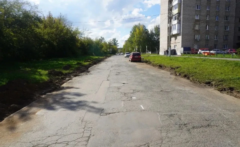 Дорожники уложат новый асфальт и укрепят основание. Фото: Администрация Ижевска