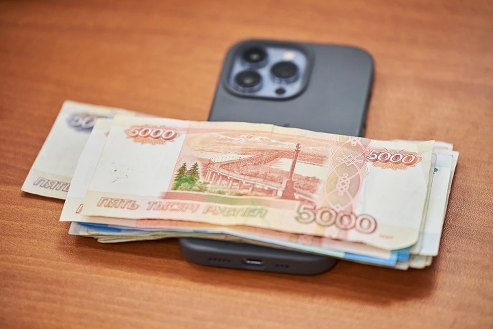 Студент из Приморья потерял 50 тысяч рублей при продаже смартфона