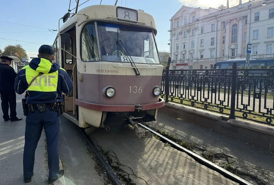 Девушке внезапно стало плохо. Фото: ГАИ Свердловской области