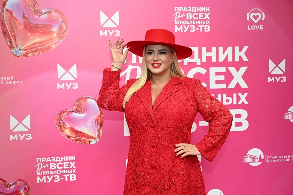 Анна Семенович: «Не хочу огромную свадьбу на 150 человек»