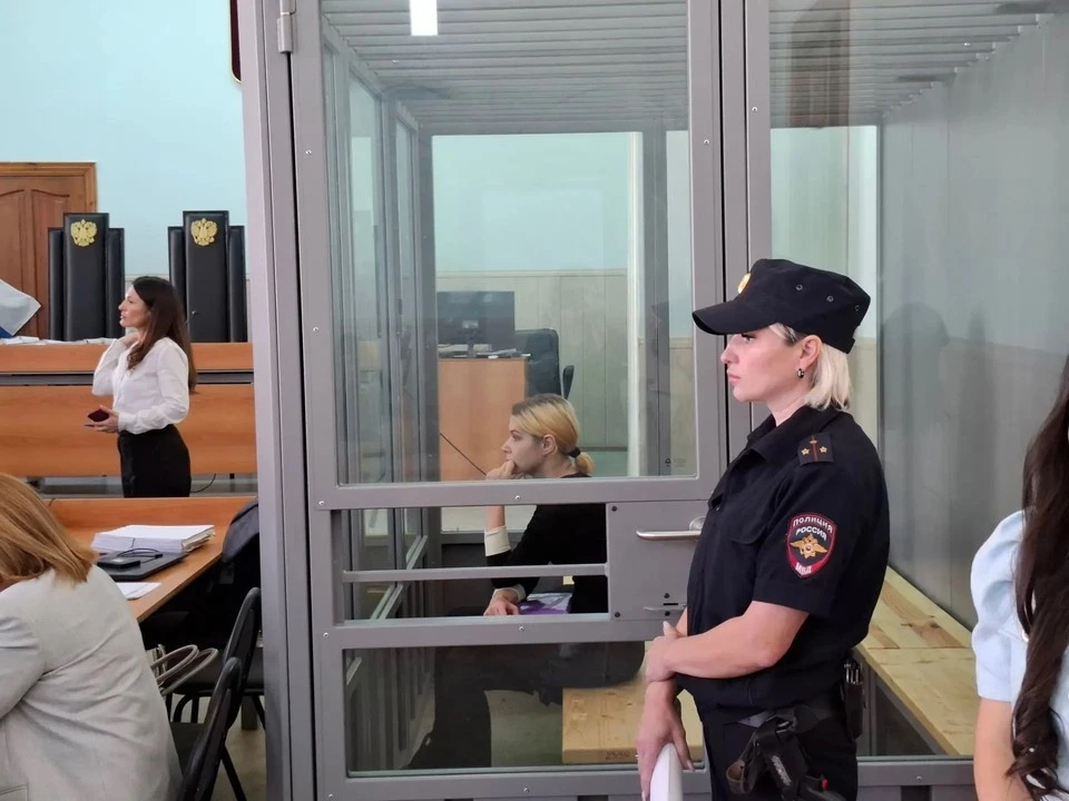Екатерина Тархова записала в блокнот заклинание, чтобы бабушка ей подчинялась и дала деньги