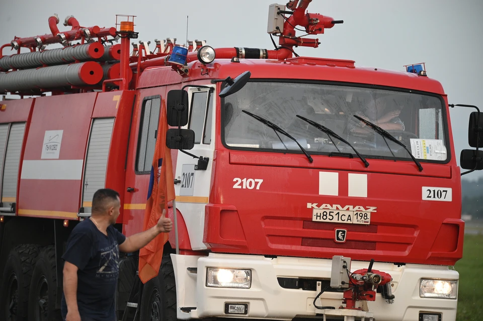 Прибывшие на место бригады скорой помощи экстренно доставили пострадавших в больницу.