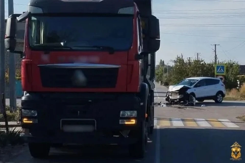 1 октября около 8:45 на перекрестке в Скадовске произошло ДТП. Фото: ГУ МВД России по Херсонской области