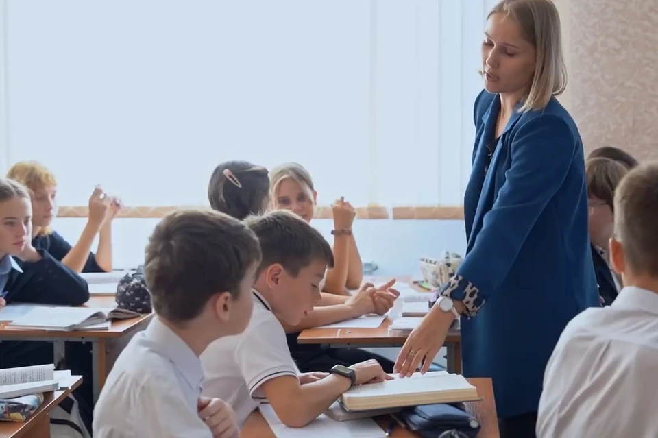 Именно учитель делает из человека человека. Фото: канал Михаила Развожаева в MAX