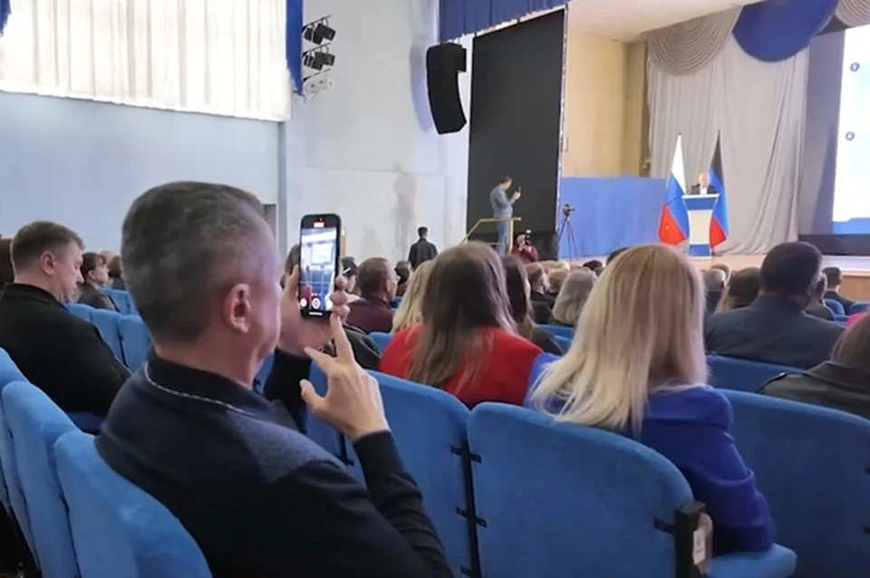 В ДНР обсудили, как планируют развивать города и округа Республики до 2042 года. Фото: МАХ/Пушилин