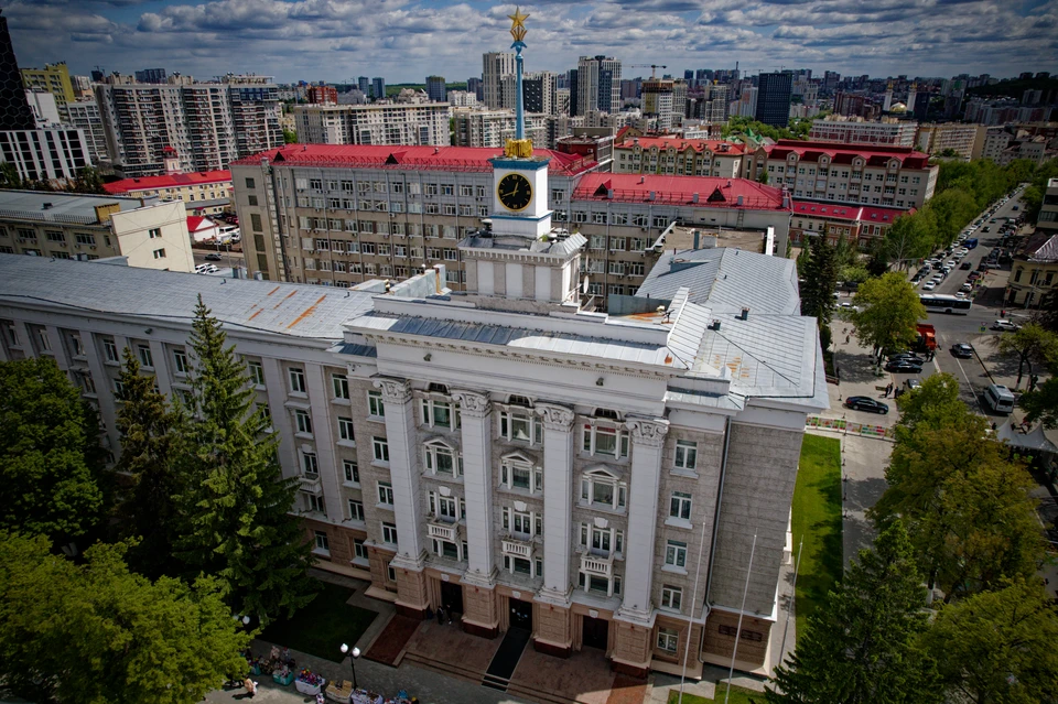 Движение на Советской площади Уфы вернули в штатный режим.