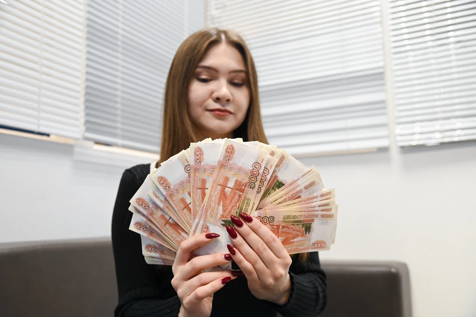 ВЦИОМ: 95% россиян уверены, что для жизни в достатке нужно уметь считать деньги