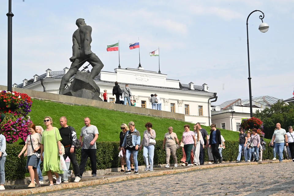 Много вопросов вызывает таинственная могила семи девушек, которая есть в столице республики.
