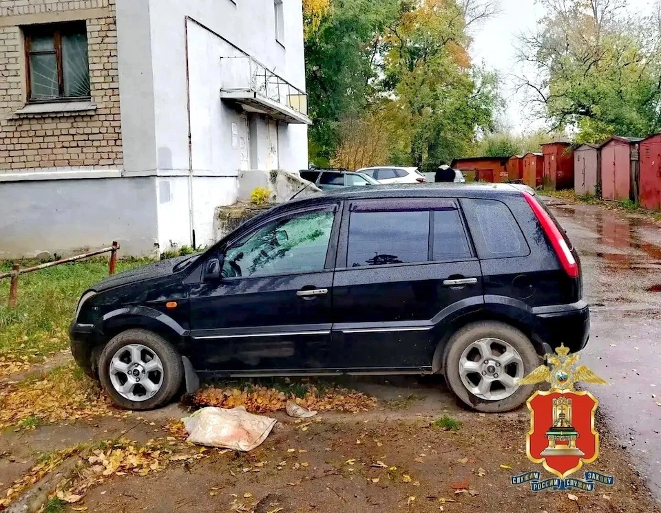 Разломанный замок зажигания помешал злоумышленнику уехать с места стоянки. Фото: МВД Тверской области.