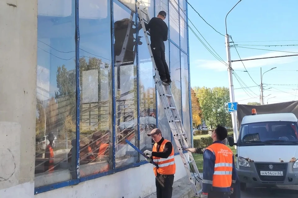 В Рязани приводят в порядок переход у таможни после пожара