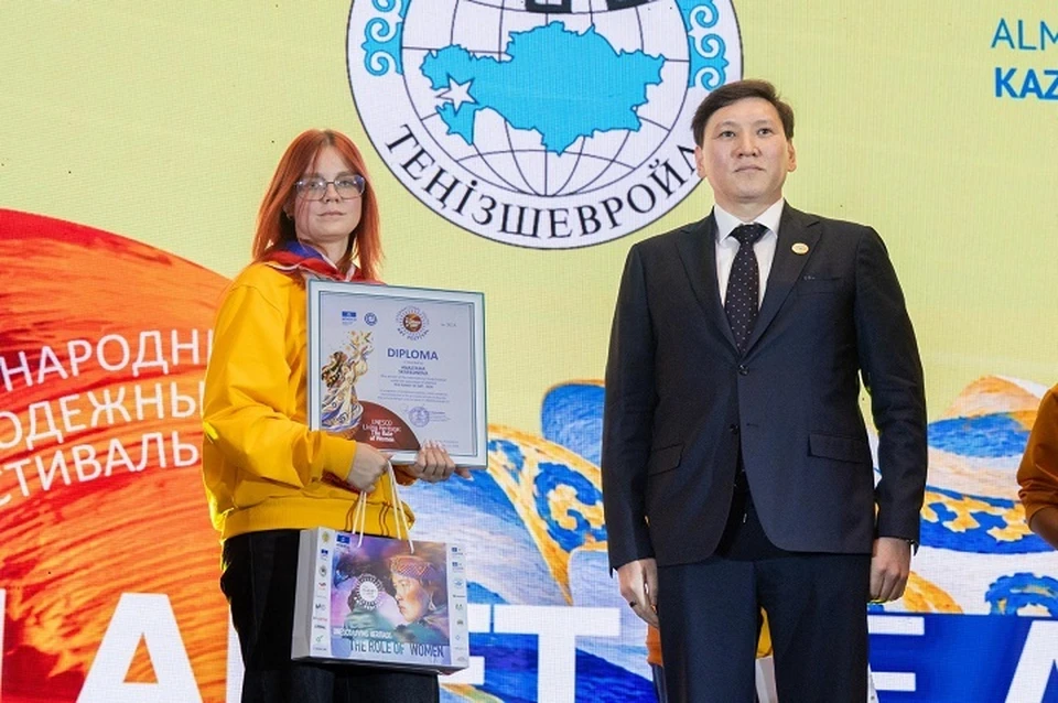 Работу юной свердловчанки представят в Париже. Фото: Департамент информполитики Свердловской области