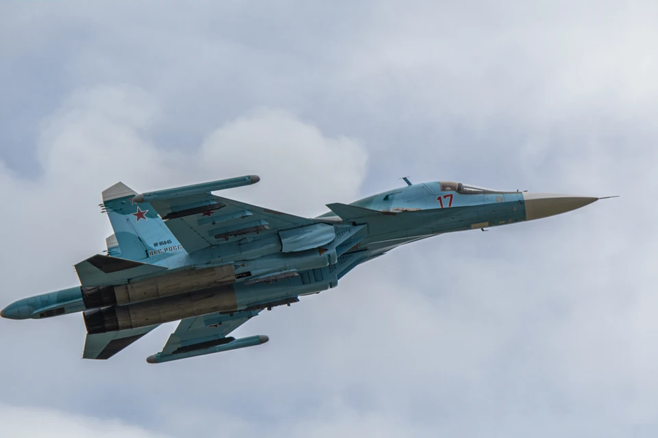 ВС РФ при помощи авиабомб уничтожили пункт управления БПЛА ВСУ. На фото: военные самолёт Су-34.