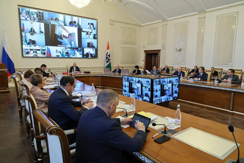 На заседании рассмотрели прогноз социально-экономического развития региона. Фото: nso.ru