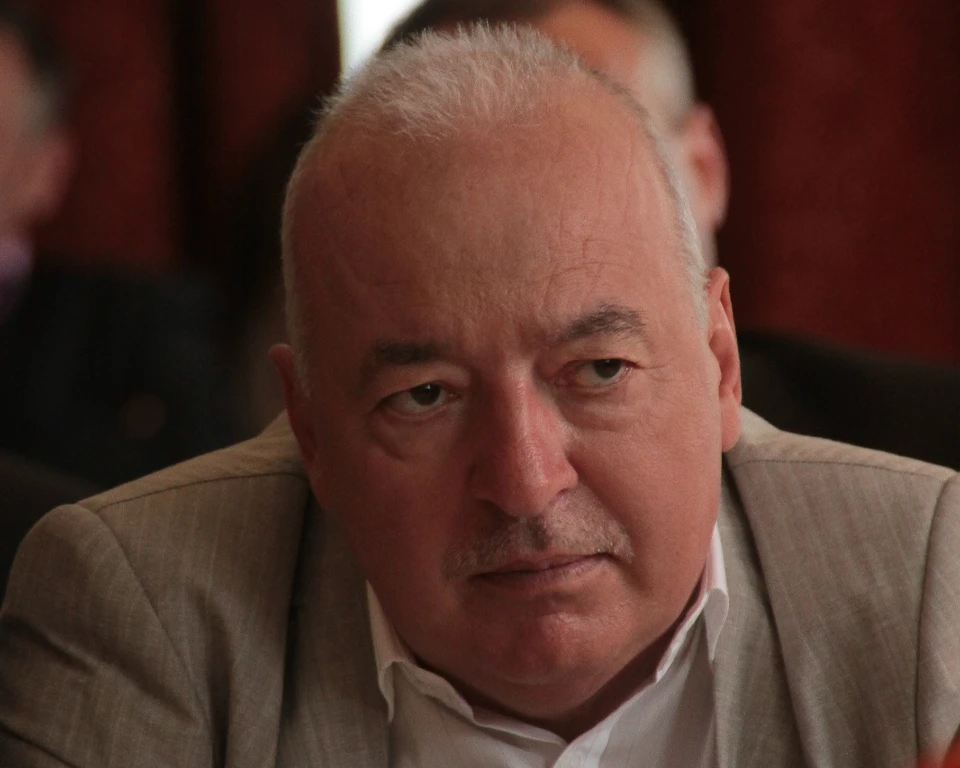 Александр Тменов.