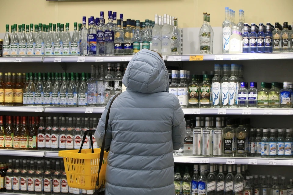 Водку женщина выносила из одного и того же магазина