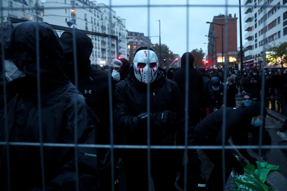 Министр Нуньес: Франция направит 70 тысяч силовиков на протесты в Хэллоуин