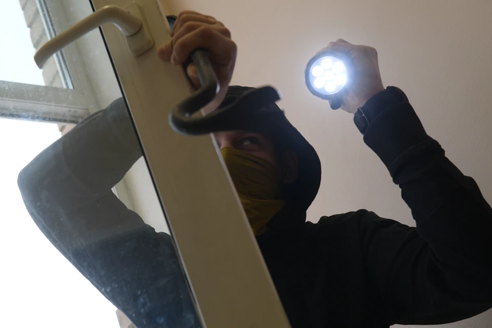 В Якутске мужчина взломал строительный вагончик ради инструментов