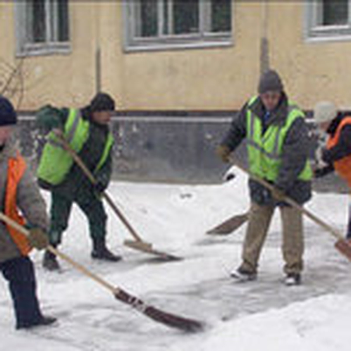 Если во дворе не чистят снег, благовещенцам нужно жаловаться в свою  управляющую компанию - KP.RU