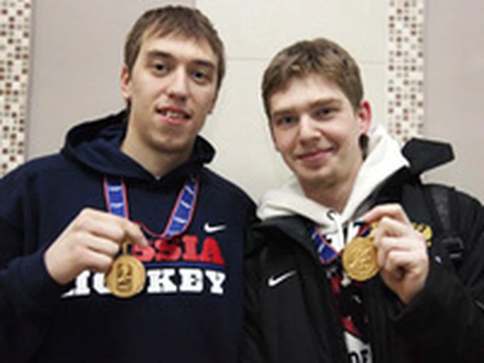 Чемпионы мира Евгений Кузнецов и Антон Бурдасов ответили на вопросы журналистов.