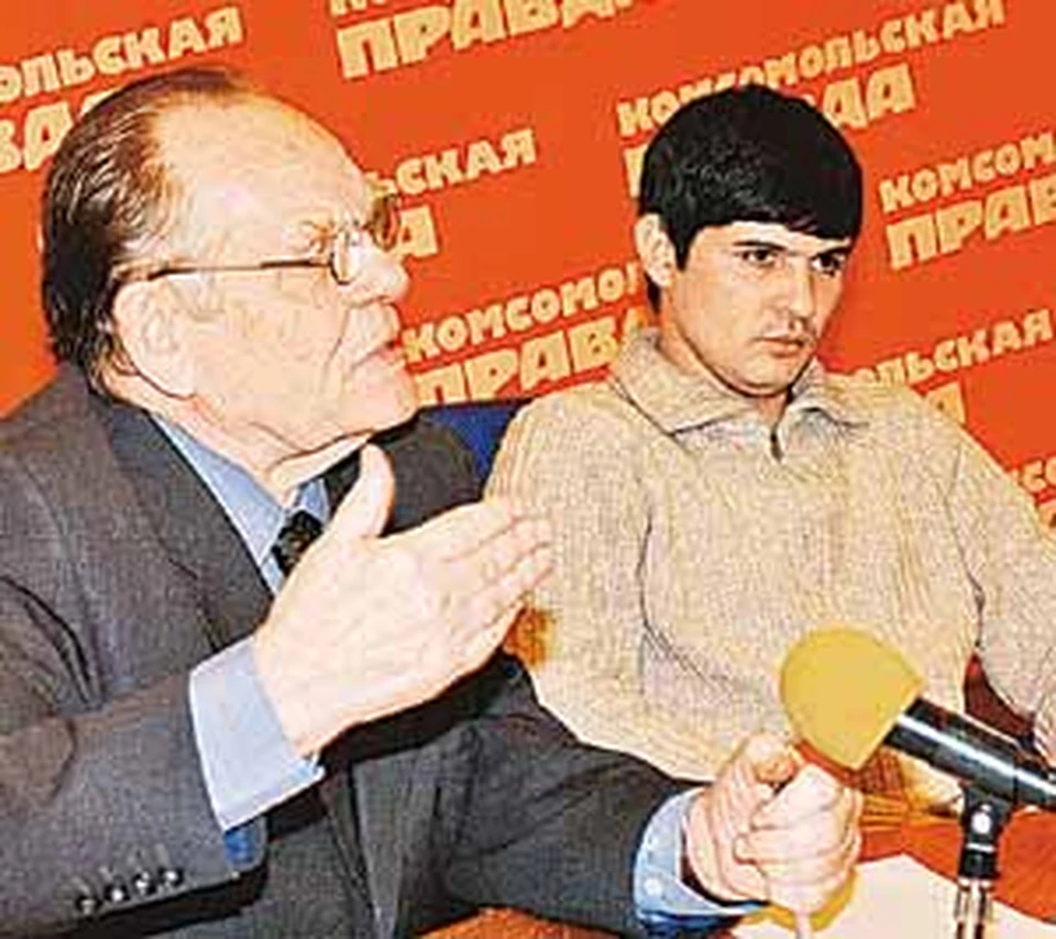 Адвокат Михаил Маров (слева) готов биться до конца за своего подзащитного Ильдара Бичарова.