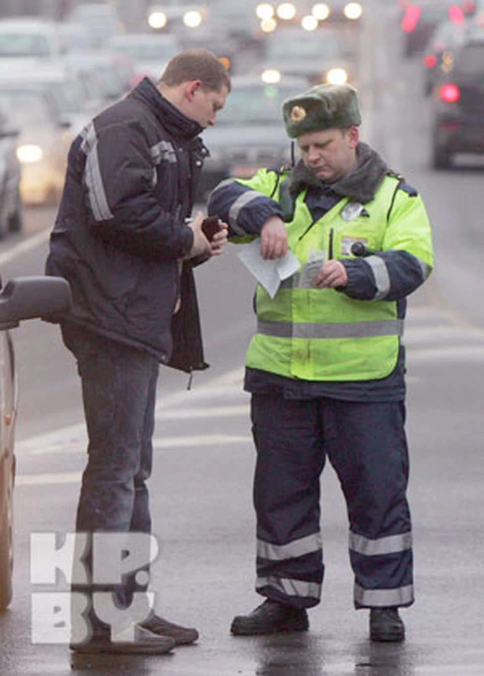 - Можно ехать?
- Документы в порядке, езжай!
Без медицинской справки техосмотр не пройдешь, а без техосмотра...