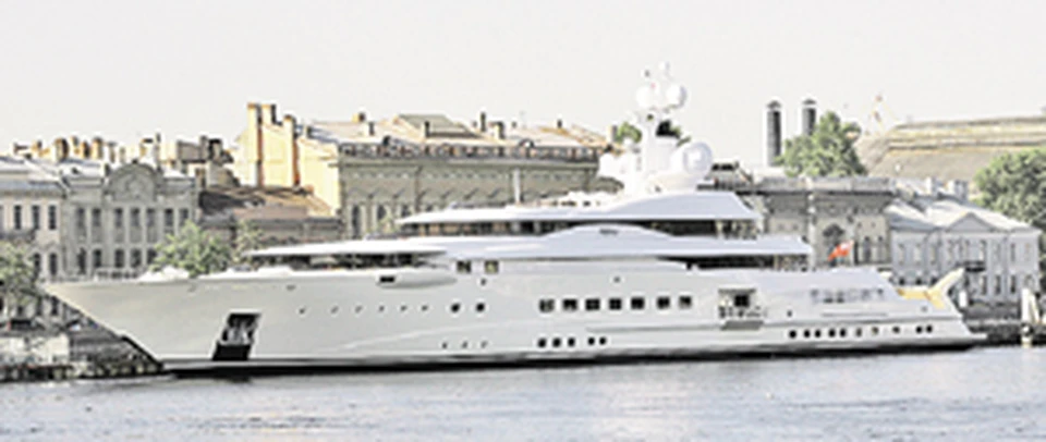 Одна из самых известных яхт олигарха - «Пелорус», на которой он этим летом побывал в Петербурге.