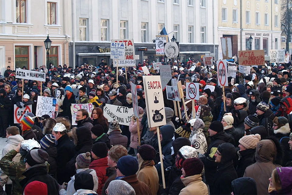 Многотысячные акции протеста против АCТА прошли во многих Европейских странах, в том числе в Эстонии и Латвии