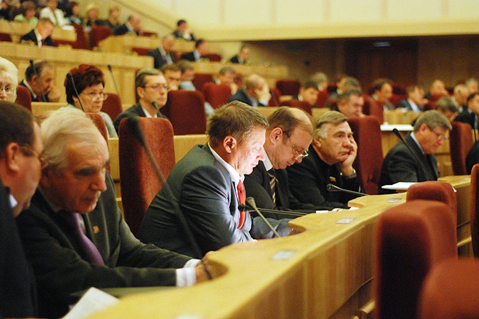 Депутаты неустанно трудятся на благо народа... но и зарабатывают неплохо!