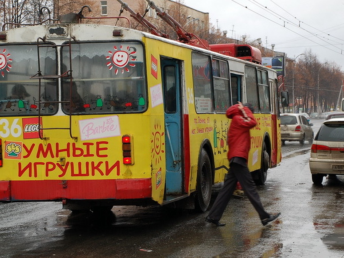 У троллейбуса в Кемерове отвалилось колесо во время движения - KP.RU