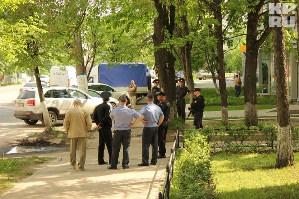 В ходе процесса здание суда оцеплено полицией