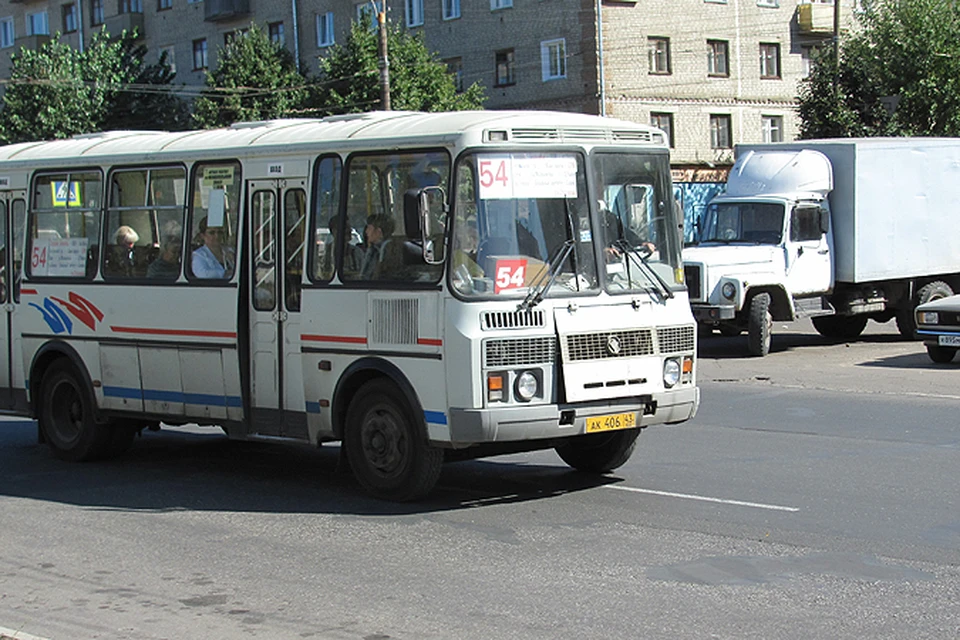 Киров автобус маршрутка. Кировский автобус. Автобусы Кирова. Общественный транспорт Киров. Автобусы в Кирове фото.