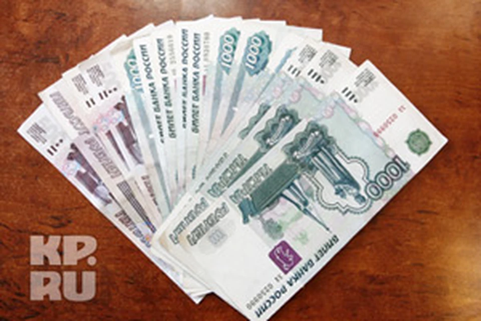 Почти половина всех зарплат - серая.