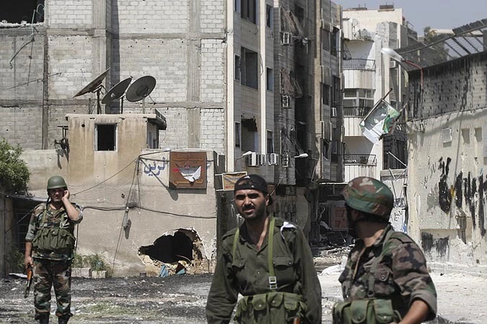 Бессмысленно протоптавшись в Хомсе столько месяцев, сирийская армия лишь показала всем: «мировому сообществу», своим гражданам и самим боевикам, что она не способна победить в этой войне. Не может победить, а возможно - не желает.