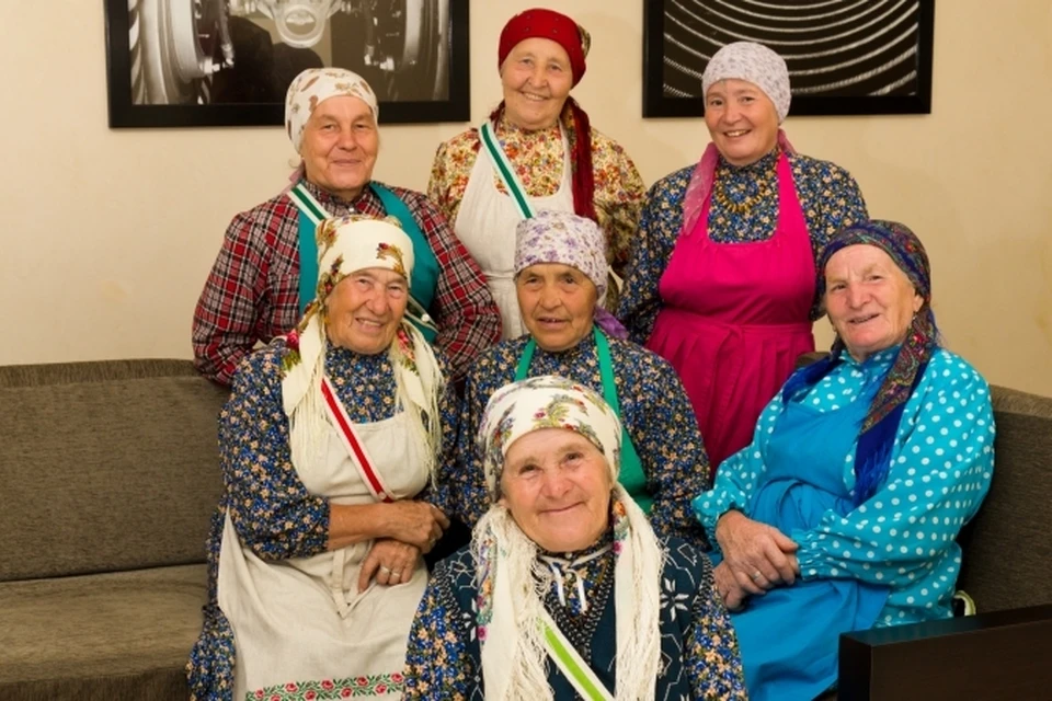 Бабки в какой игре. Бурановские бабушки. Бабушка поет. Бурановские бабушки Возраст. Бурановские бабушки поют.