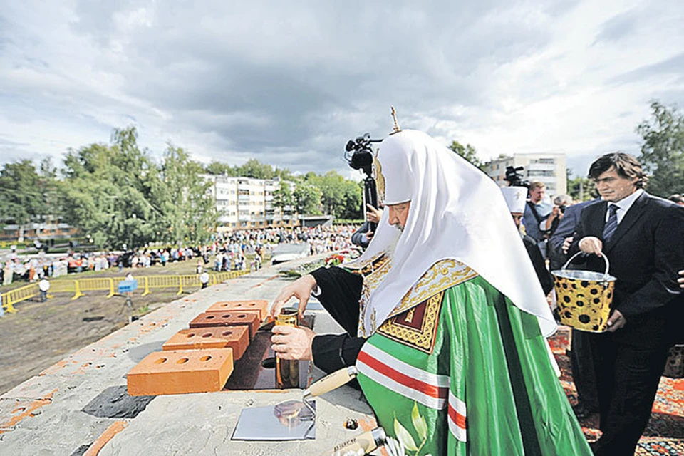 В Саранске Патриарх принял участие в церемонии освящения нового здания Мордовской митрополии и закладного камня в основание строящегося храма святых равноапостольных Кирилла и Мефодия.