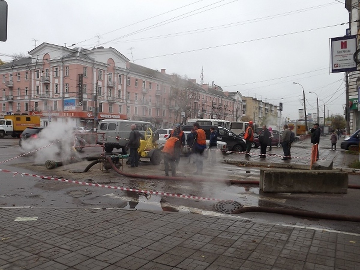 Крупная авария на магистральном трубопроводе сорвала пуск тепла в  Центральном районе Твери - KP.RU