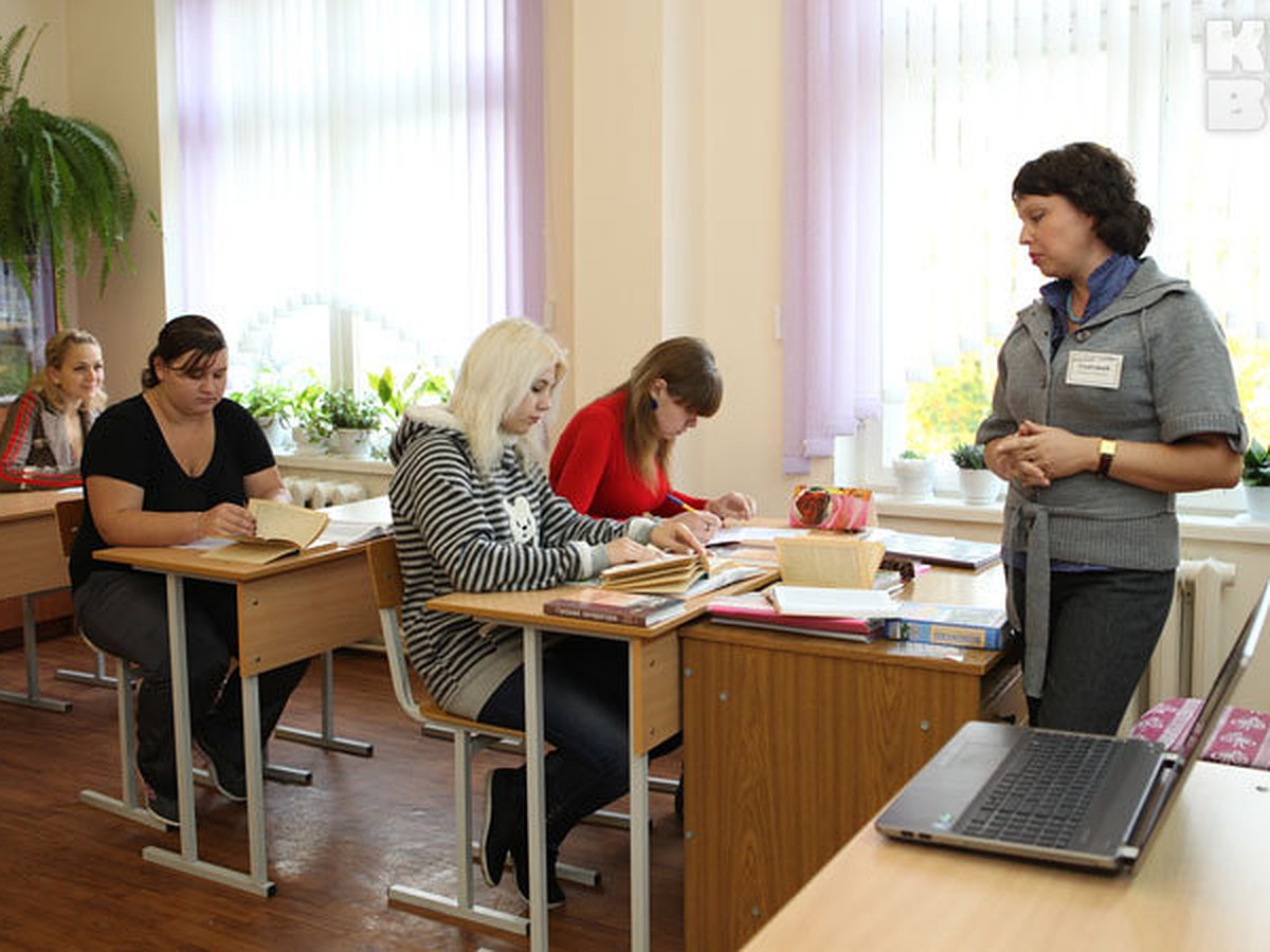 Вечерни школа. Занятие в вечерней школе. Вечерняя школа. Уроки в вечерней школе. Вечерняя школа 10-11 класс.