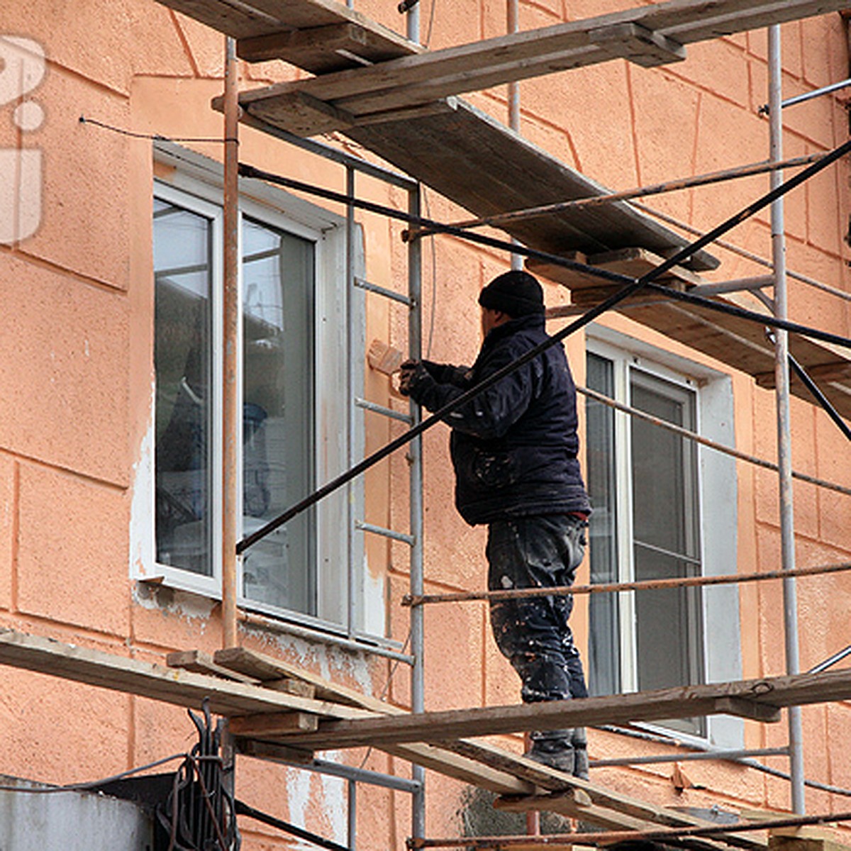 Подрядчиков, затянувших ремонт фасадов в Барнауле, накажут рублем - KP.RU